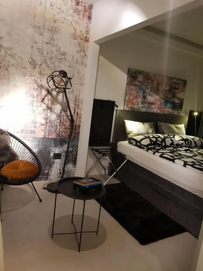 Apartman Vip, With Free Garage Parking 풀라 아파트