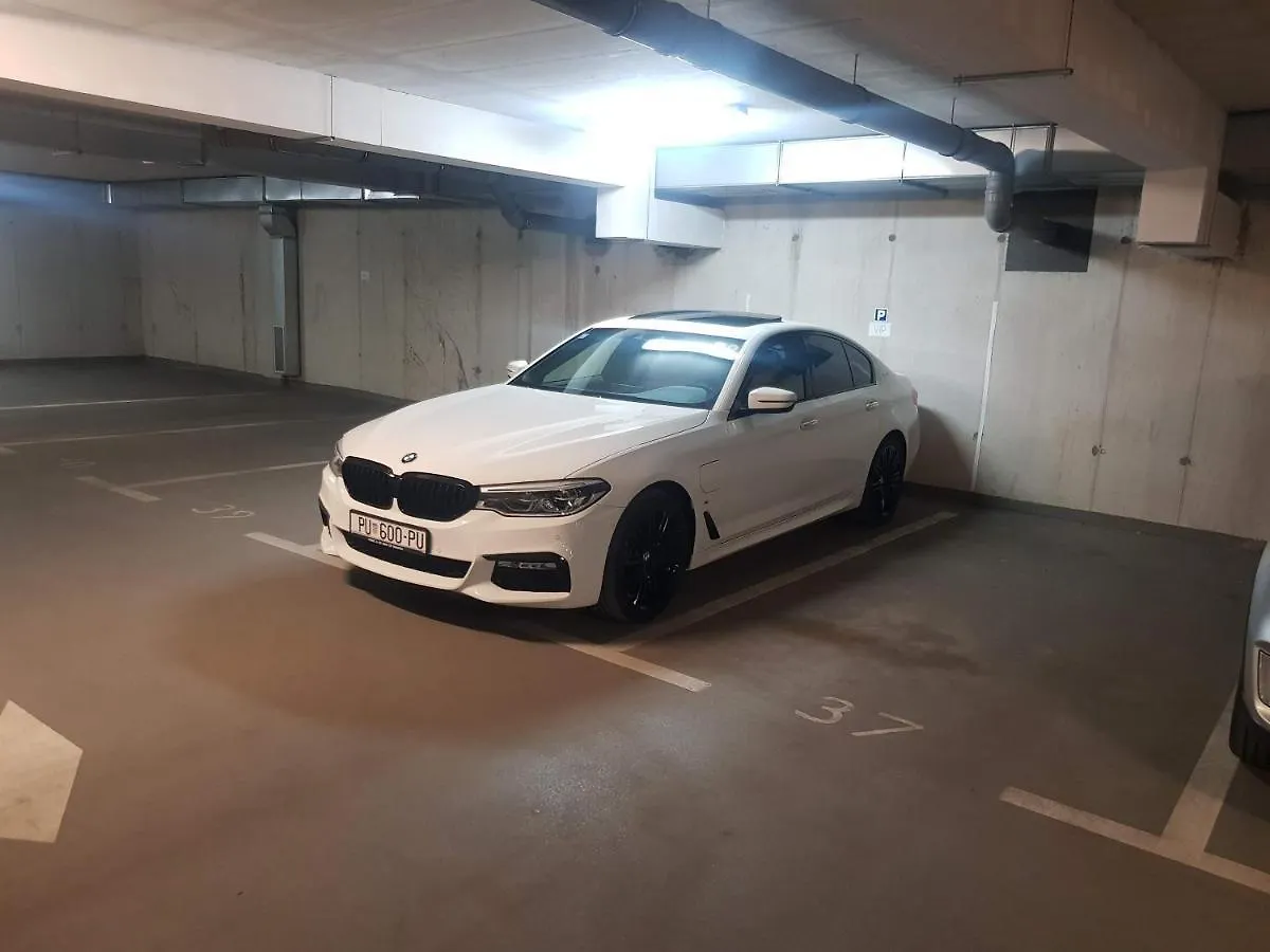 Apartman Vip, With Free Garage Parking 풀라