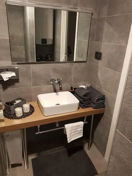 Apartman Vip, With Free Garage Parking 풀라 0*,
